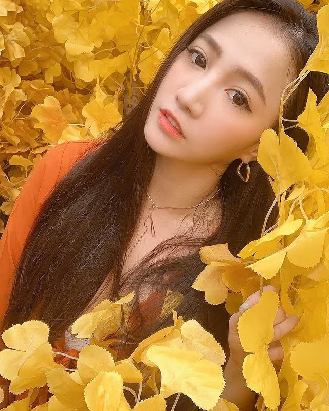Khuôn mặt của hot mom cũng được nhận xét là không có dấu hiệu lão hóa.