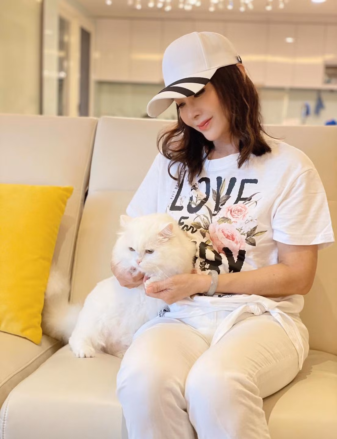 Trần Mỹ Phượng cho biết, bí quyết của cô là ăn uống lành mạnh và tập luyện thể dục thể thao điều độ.