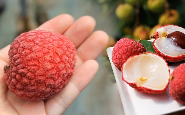 Nếu như ngoan cố ăn vải có thể khiến bệnh nặng thêm, không những ảnh hưởng đến sức khỏe mà còn khiến sinh lý đàn ông yếu đi, mất ham muốn.