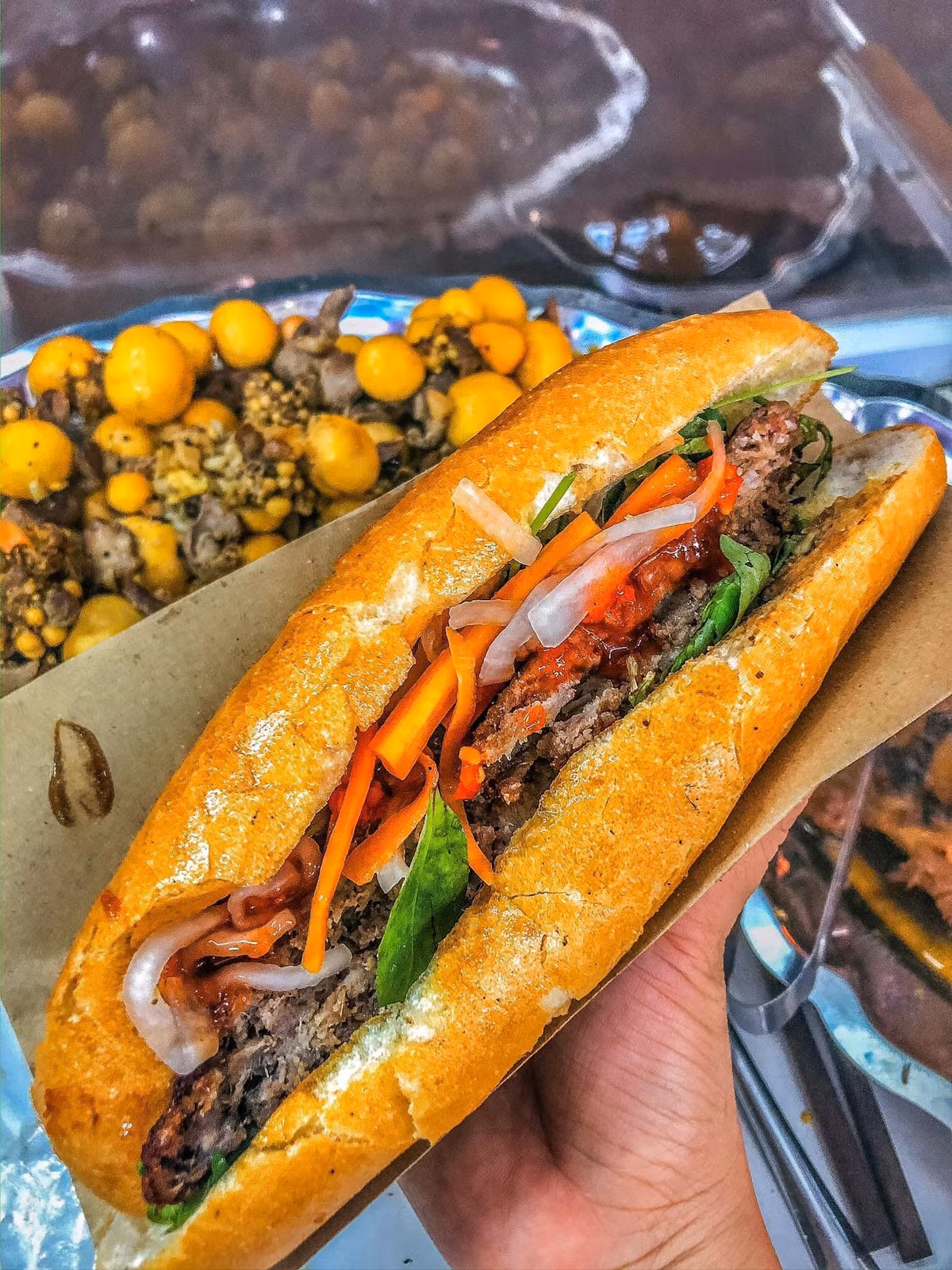 Quán bánh mì Mr Gà ở Nha Trang cũng nổi lên là một trong những địa điểm ăn uống cực hút khách. Nhân bánh mì gồm gà nướng, trứng non; combo thập cẩm chấm; bò nướng, trứng non; ốp la, gà nướng, trứng gà non; bò nướng lụi; xíu mại trứng muối; thịt nướng (bò, gà); ốp la, bò nướng lụi; ốp la, xíu mại, trứng muối, đem đến hương vị hoàn toàn khác biệt.