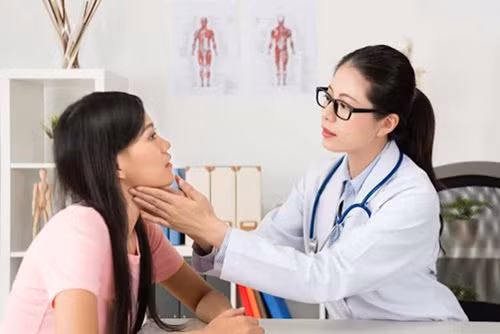 Nguoi phu nu 35 tuoi bi ung thu tuyen giap vi loai qua pho bien