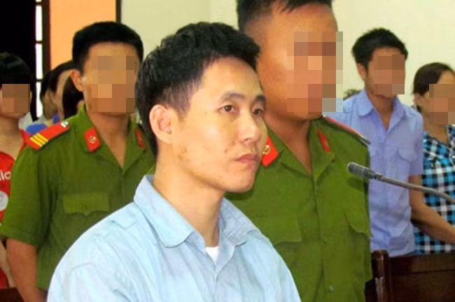 Ngày 24/5/2011, TAND TP Hải Phòng đã đưa Giang ra xét xử, đứng trước vành móng ngựa, hắn vẫn thể hiện là kẻ lưu manh có hạng khi tiếp tục chối tội. Nhưng, những bằng chứng được thu thập đã không để một kẻ giết người máu lạnh như Giang có thể "thoát thân". Với tội ác “trời không dung, đất không tha” ấy, TAND TP Hải Phòng đã kết án tử hình đối với kẻ giết người man rợ Nguyễn Dũng Giang. 