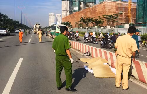 Hiện trường vụ TNGT khiến 2 nữ sinh viên tử vong trên XLHN đầu giờ sáng 4/11.