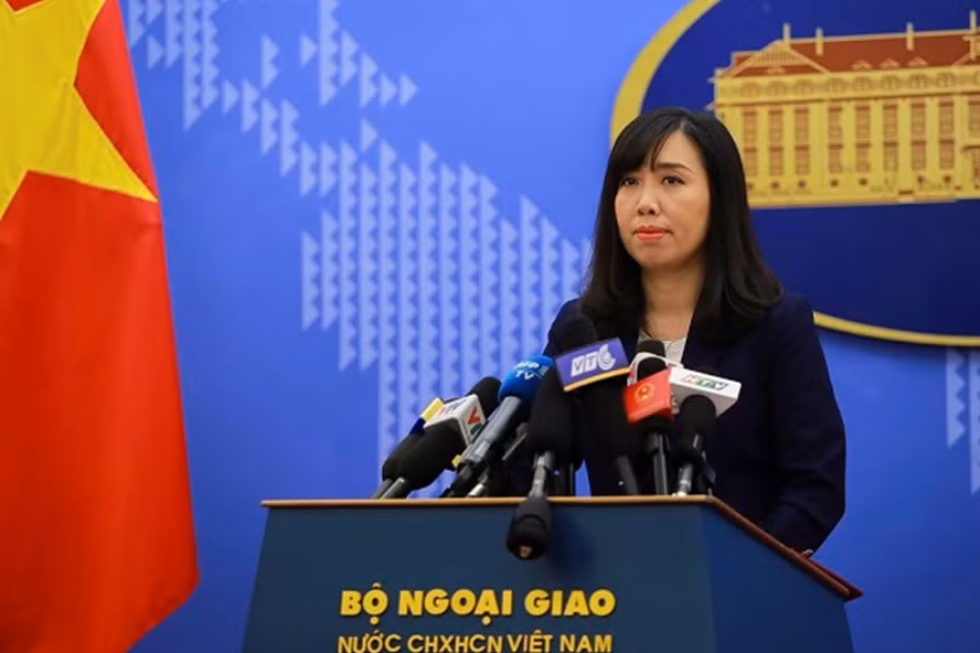 Tau Trung Quoc xam pham bai Tu Chinh: Viet Nam bao ve chu quyen, hanh dong nhu nao?
