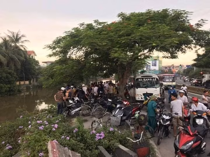 Bang hoang phat hien thi the nguoi dan ong troi song