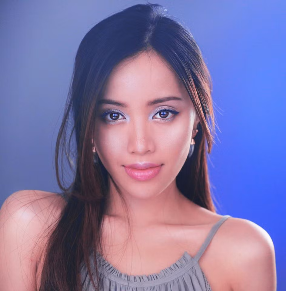 Michelle Phan là cái tên không còn xa lạ với giới trẻ Việt. Là một 8X tài năng, xinh đẹp và đổi đời nhờ mạng xã hội, Michelle Phan được biết đến là một nữ triệu phú gốc Việt có sự nghiệp bay cao khiến bất kỳ ai cũng phải ngưỡng mộ. Giới trẻ hâm mộ Michelle Phan nhờ những clip khoe tài trang điểm của cô và cũng nể phục cô bởi khả năng kiếm tiền đáng kinh ngạc. 
