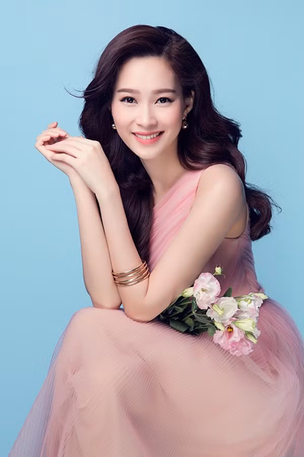Nhờ sự kiên định với lựa chọn phải lấy bằng được bằng cấp nên Thu Thảo đã nói không dấn thân quá sâu vào làng giải trí. Nhờ sự kiên định với lựa chọn phải lấy bằng được bằng cấp nên Thu Thảo đã nói không dấn thân quá sâu vào làng giải trí.