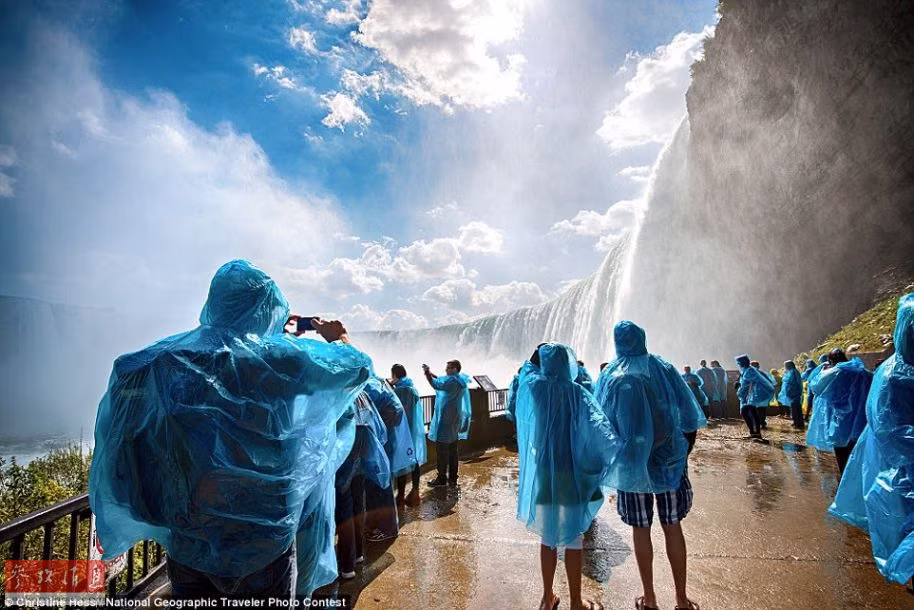 Phong cảnh thiên nhiên ở thác Niagara qua cái nhìn của một du khách.