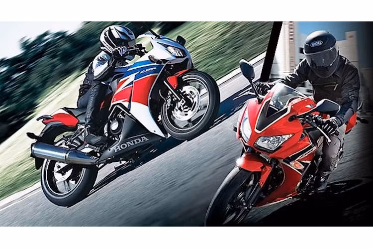 Tuy nhiên ở đợt nâng cấp này, cả CBR250R và CB250F đều chỉ có một số thay đổi bề ngoài. Cụ thể hơn, chúng đều có những bộ tem mới theo phong cách của chiếc CBR650F vừa được giới thiệu tại triển lãm EICMA năm ngoái, cùng với lốc máy và đầu xi-lanh sơn màu đồng.