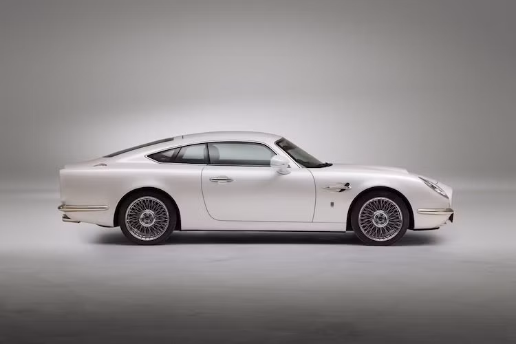Hệ động lực của chiếc Jaguar XKR nguyên bản cũng được giữ nguyên trên David Brown Speedback GT khi chiếc xe sở hữu động cơ V8 5.0l siêu nạp, kết hợp cùng hộp số tự động và hệ dẫn động cầu sau.
