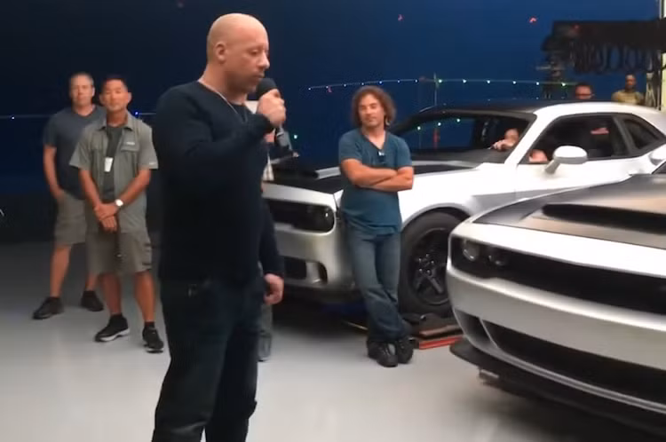 Chưa bằng lòng với chiếc Challenger Hellcat 707 mã lực, vào khoảng tháng 4 tới hãng xe Mỹ Dodge đang chuẩn bị tung ra mẫu xe "cơ bắp" mạnh nhất trong lịch sử Challenger Demon với động cơ thậm chí còn mạnh mẽ hơn, trọng lượng được giảm tối đa và nhiều chi tiết mang phong cách xe đua. Mẫu xe này cũng sẽ xuất hiện trong "bom tấn" Fast &amp; Furious 8.