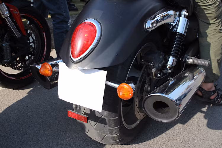 Hiện tại, hãng xe môtô Triumph vẫn đang tiếp tục sản xuất Rocket III với 2 phiên bản là Roadster và Touring. Một chiếc Triumph Rocket III Roadster như trong bài viết này, nhưng thuộc đời mới nhất hiện đang có giá 15.700 USD tại Mỹ (tương đương 340 triệu đồng).