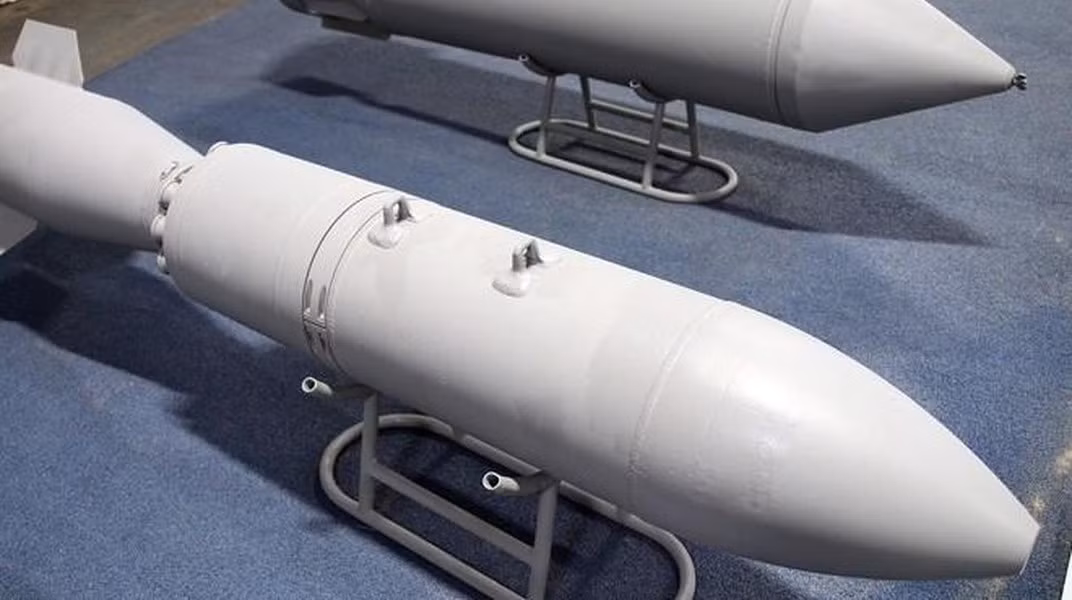Hiện loại bom này được mang theo bởi cường kích hiện đại Su-34.