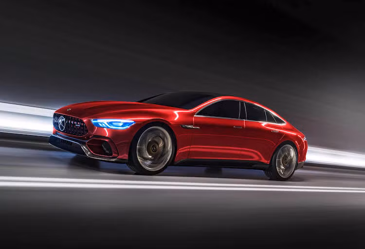 Nếu so với chiếc Panamera Turbo S e-Hybrid với tổng công suất "chỉ" 671 mã lực, có thể thấy rõ AMG GT Concept vượt trội hoàn toàn về sức mạnh và thậm chí là ngang với siêu xe 918 Spyder của Porsche. Với hệ động lực mạnh mẽ, AMG GT Concept có thể tăng tốc từ 0-100 km/h trong thời gian chỉ dưới 3 giây.