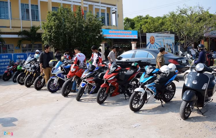 Ngoài câu lạc bộ chủ nhà còn có các câu lạc bộ đến từ các tỉnh thành khác như An Giang, Cà Mau, Tiền Giang, Hậu Giang và TP.HCM.