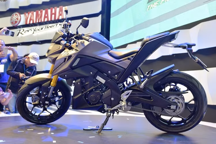 So với FZ150i, TFX150 sở hữu động cơ tương tự, nhưng có bộ số 6 cấp. Động cơ này được trang bị công nghệ phun xăng điện tử, làm mát bằng dung dịch, có dung tích thực 149 cc và đạt công suất tối đa khoảng 16 mã lực. Với mức giá niêm yết 79,9 triệu đồng, người mua xe sẽ phải tiêu "vượt mức" 80 triệu đồng một chút để có thể nộp thuế và "ra biển trắng" cho TFX150.