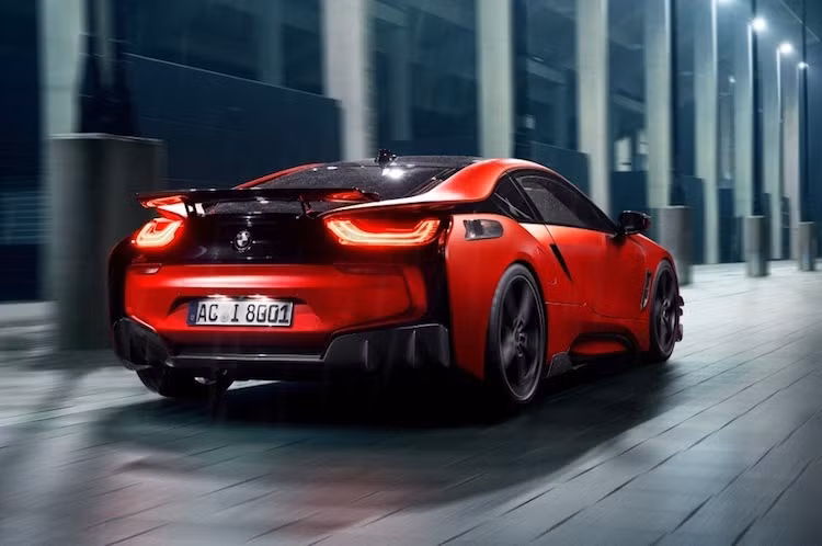 Không chỉ riêng AC Schnitzer, hiện nay rất ít hãng độ trên Thế giới tìm cách nâng công suất cho siêu xe "xanh" BMW i8. Do động cơ điện của xe không thể nâng cấp được, trong khi động cơ xăng 1.5l bé nhỏ vốn đã được BMW thiết kế để đạt công suất khá lớn, chính vì vậy hiện chưa có giải pháp độ công suất nào cho chiếc xe mà vẫn đảm bảo được khả năng sử dụng bình thường như xe nguyên bản.