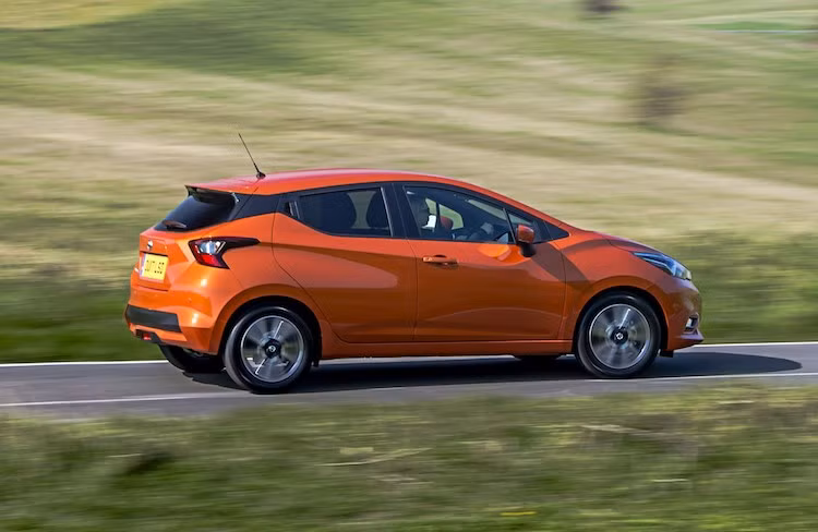 Hiện tại, Nissan Micra 2017 đã bắt đầu được bán ra ở thị trường Anh với giá khởi điểm từ 11.995 Bảng (tương đương 342,2 triệu đồng) và kết thúc ở 18.765 Bảng cho bản cao nhất (tương đương 535 triệu). Sau châu Âu, mẫu xe này sẽ tới Thái Lan và các thị trường châu Á khác.