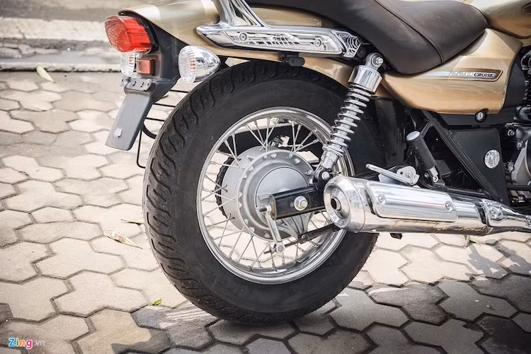 Tại Việt Nam hiện nay, Bajaj chưa có đại lý chính hãng tại Việt Nam, nhưng thương hiệu xe Ấn Độ vẫn được khá nhiều người biết đến khi các đại lý tư nhân thường xuyên nhập xe mới về. Trước đó là sự xuất hiện của các mẫu xe như Pulsar 200NS và RS200, AS200.