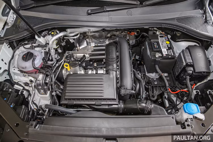 Mọi phiên bản của Tiguan tại Malaysia sẽ đều được trang bị động cơ xăng 4 xi-lanh thẳng hàng 1.4l TSI tăng áp, đem tới công suất tối đa 150 PS và mô-men xoắn cực đại 250 Nm. thro Volkswagen, mức tiêu thụ nhiên liệu trung bình của xe đo theo tiêu chuẩn châu Âu là 6,7 lít xăng/100 km.