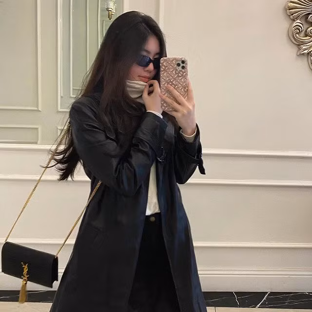 Cô nàng ngoài đăng ảnh thể hiện cuộc sống xa hoa, sang chảnh thì hiếm khi chia sẻ bất kỳ thông tin nào mang tính cá nhân. Ảnh: Facebook nhân vật