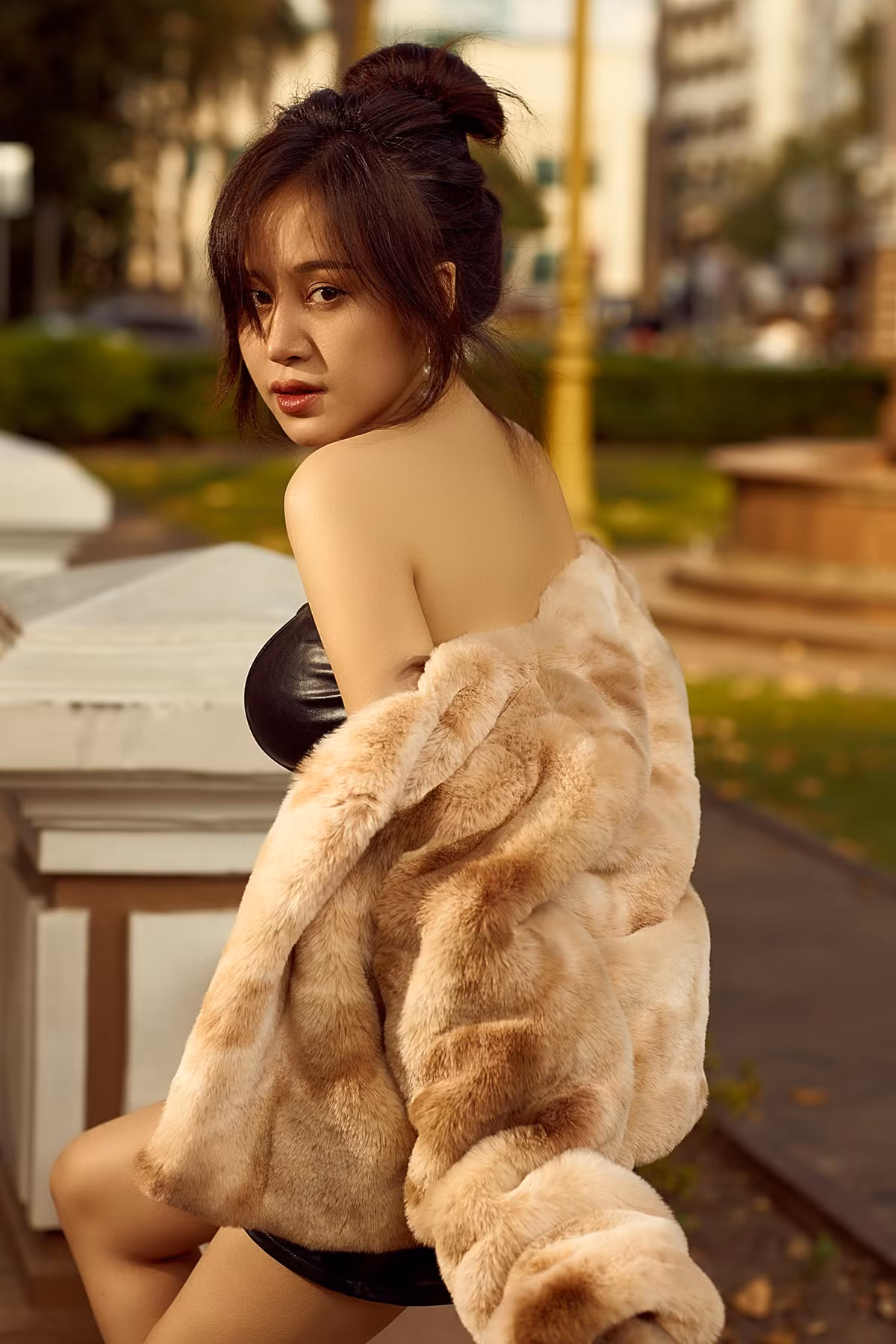 Tuy nhiên, đã từ rất lâu rồi, cái tên bà Tưng gần như không xuất hiện, nếu không muốn nói là biến mất hoàn toàn trên mạng xã hội. Bên cạnh đó, hot girl xứ Nghệ cũng khiến cho không ít người phải cảm thấy bất ngờ khi thay đổi hoàn toàn style của mình.