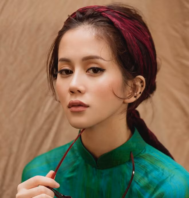 Đồng thời An Nguy gần như "biến mất" khỏi showbiz Việt. Trên mạng xã hội cô cũng hiếm khi chia sẻ thêm về cuộc sống riêng. Ảnh: Tổng hợp Internet