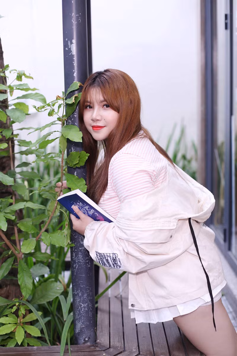 Đã có quãng thời gian, nữ sinh này đi phẫu thuật thu nhỏ vòng một, hút mỡ thừa ra khỏi cơ thể và sửa mũi. Tuy nhiên cơ thể của Trang vẫn chưa có sự thay đổi quá rõ rệt.