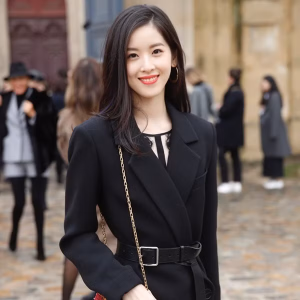 Sau 5 năm kết hôn với tỷ phú Lưu Cường Đông, Chương Trạch Thiên dường như đã hoàn toàn hòa mình vào cuộc sống thượng lưu.