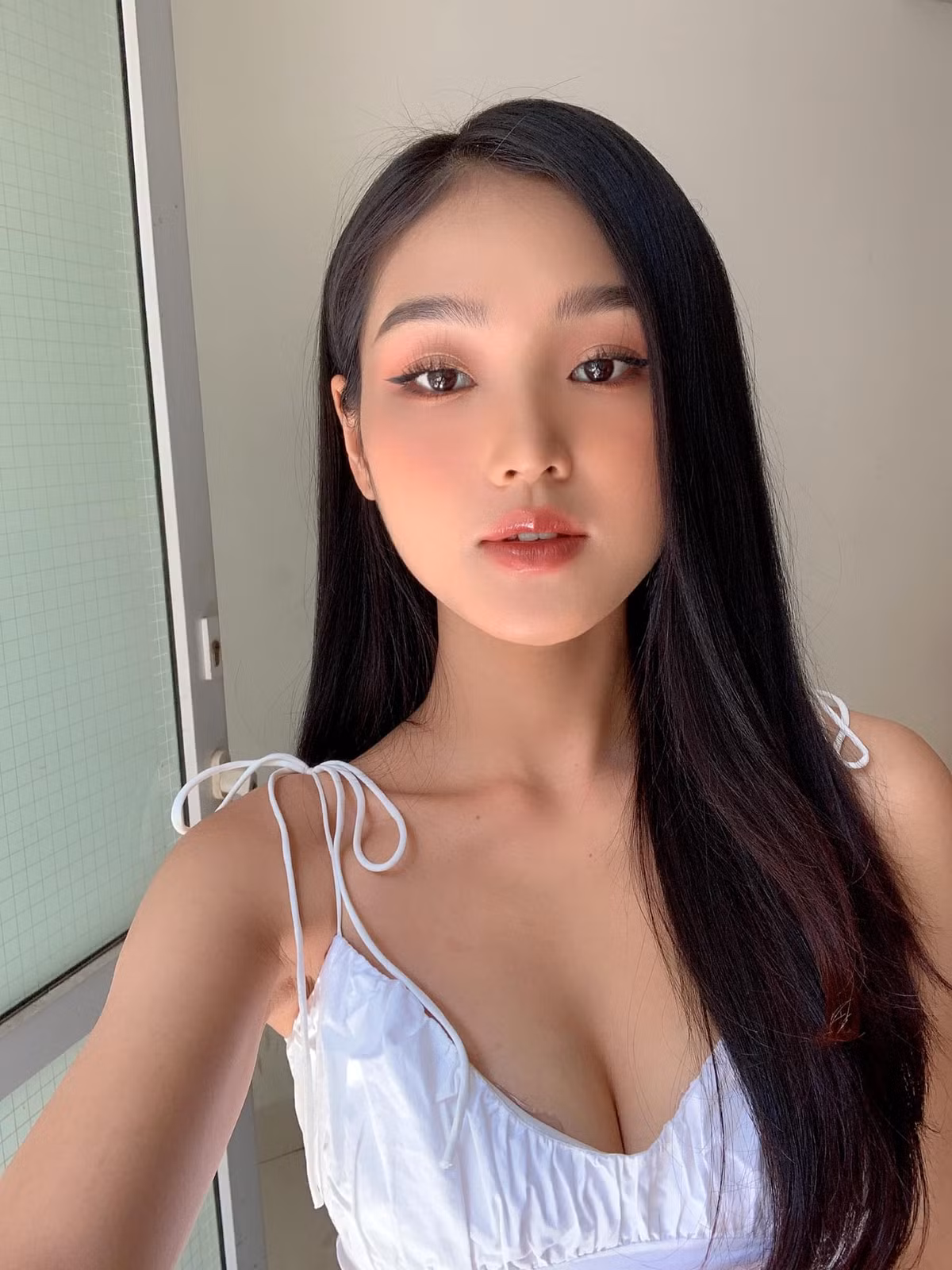 Cù Thị Trà là gương mặt quen thuộc được các nhãn hàng thời trang “chọn mặt gửi vàng”.
