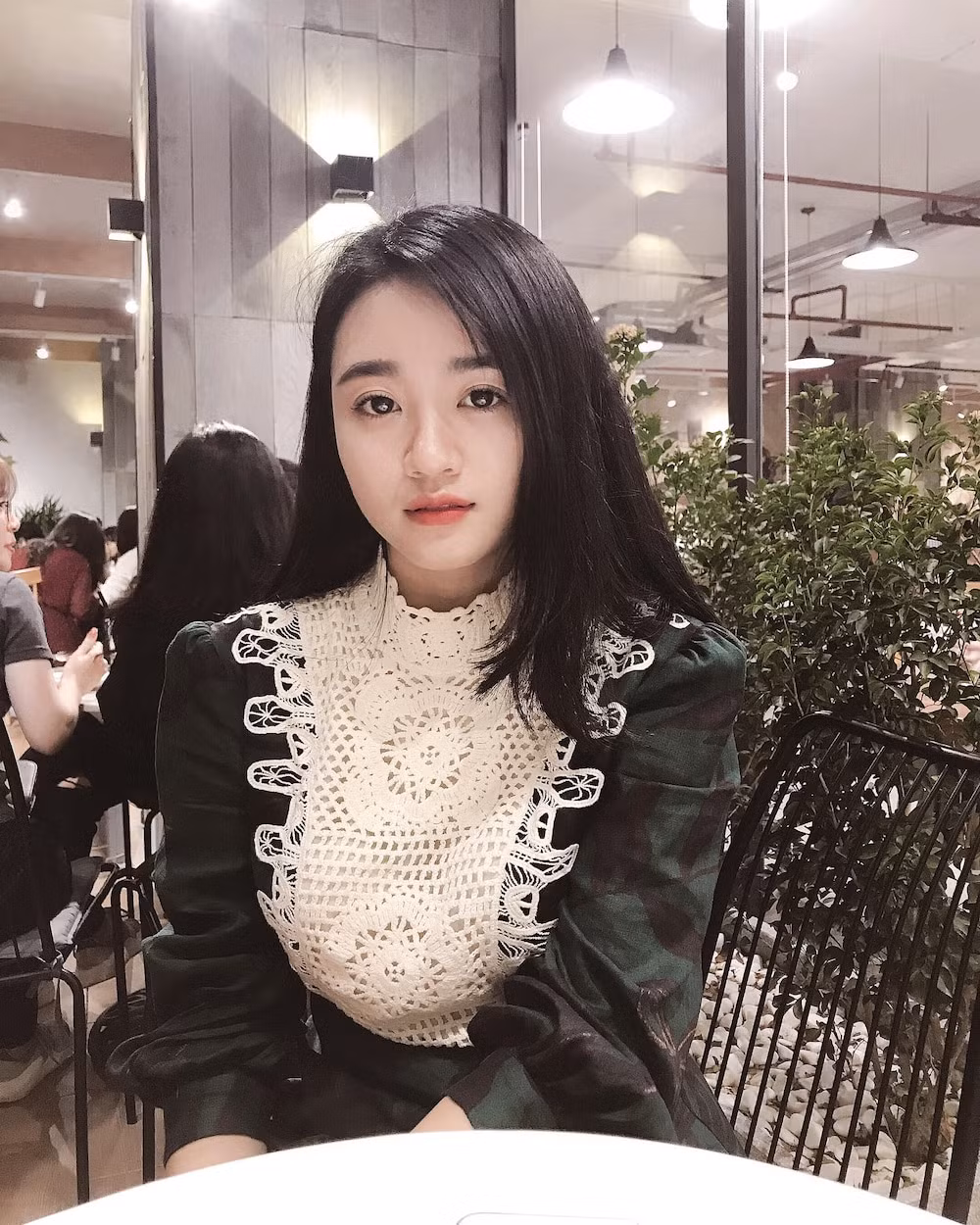 Trong quãng thời gian sự nghiệp liên tục bị ngắt quãng bởi những ca chấn thương khác nhau, Xuân Mạnh may mắn có bạn gái Dung Trần ở bên chia sẻ.
