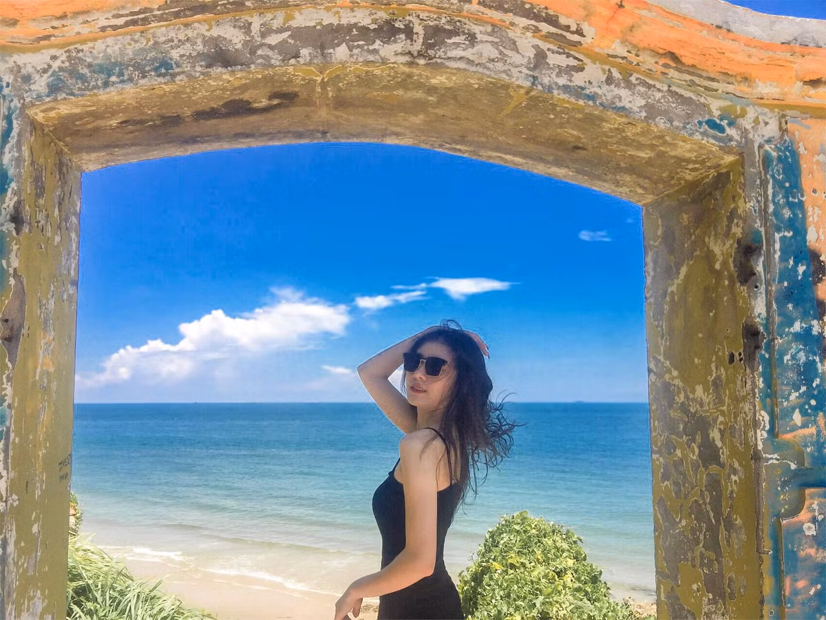 Vừa xinh đẹp lại có thành tích học tập khá nổi trội nên Phương Chinh thu hút được sự chú ý của bạn cùng giới và khác giới.