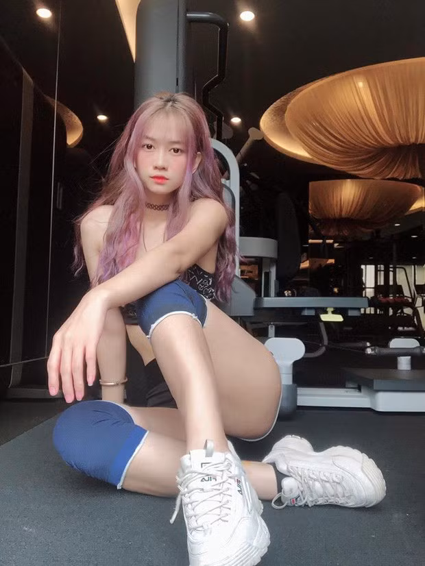 Sau này, nhờ biết cách chăm sóc cơ thể hơn, kết hợp tập gym đã giúp cho Lê Bống lột xác hoàn toàn.