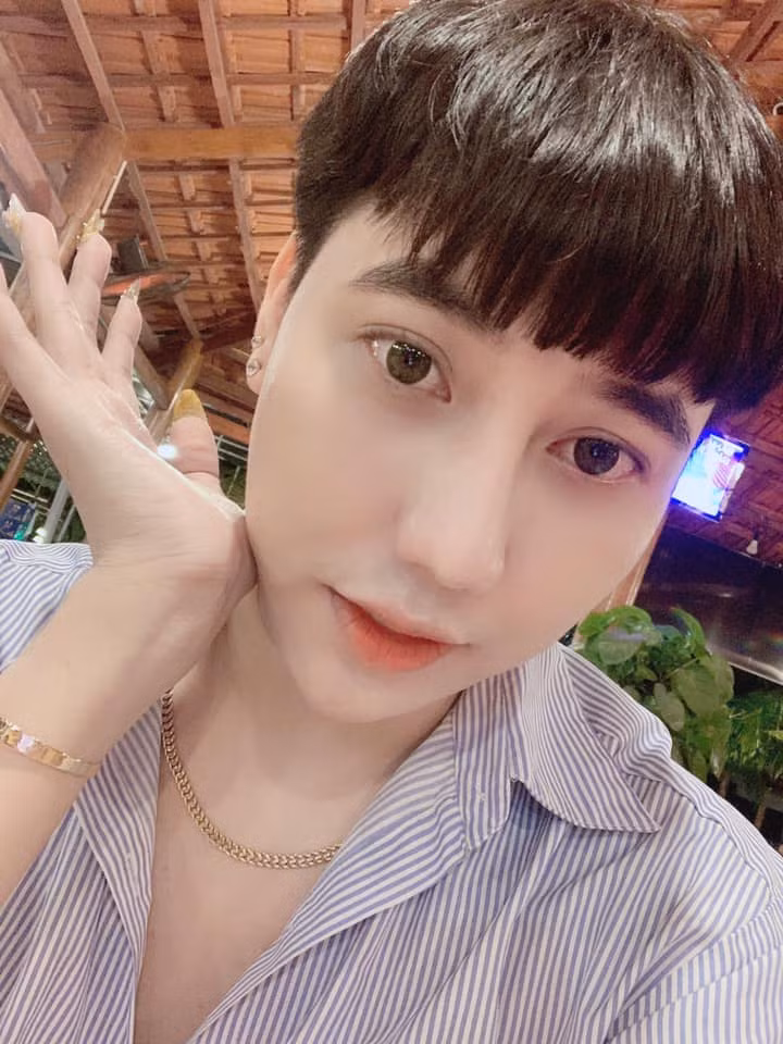 Trước loạt chỉ trích của dân mạng, Huỳnh Đạt cho hay anh không mấy bận tâm, vì đó là con người thật, cá tính thật của bản thân. Ảnh: Facebook nhân vật