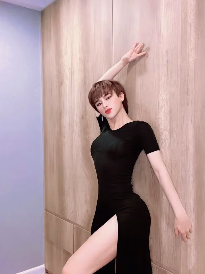 Hiện tượng mạng Trần Đức Bo thời gian vừa qua bất ngờ nổi lên với nickname "thảm họa Tik Tok". Cùng với đó chàng trai này đã tham gia cuộc thi Hoa hậu Chuyển giới Việt Nam 2020 nên càng được chú ý nhiều hơn.