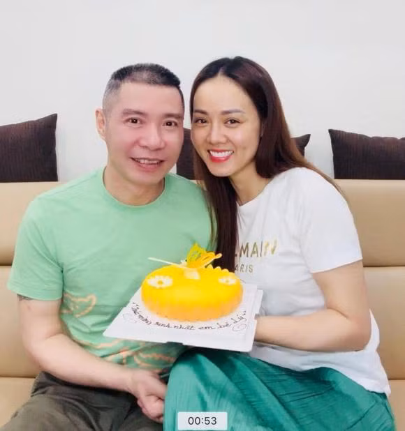 Món quà 20/10 Công Lý dành tặng bà xã khiến khán giả ngưỡng mộ - Hình 2 Mon qua 20/10 Cong Ly danh tang ba xa khien khan gia nguong mo-Hinh-2