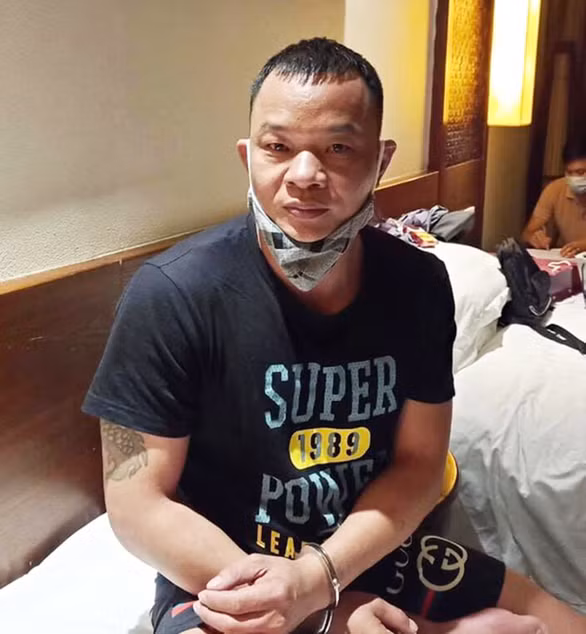  5. Trục xuất người Trung Quốc nhập cảnh trái phép: Công an tỉnh Quảng Nam đã phối hợp với Công an tỉnh Lạng Sơn đã bàn giao nhóm người Trung Quốc nhập cảnh trái phép tại Quảng Nam cho lực lượng Bộ đội Biên phòng để tiến hành các thủ tục trục xuất. Nhóm này trục xuất sau khi hết hạn cách ly 14 ngày, các mẫu xét nghiệm đều âm tính. Đồng thời, đơn vị này khởi tố và bắt giam thêm các đối tượng đưa người nhập cảnh trái phép.