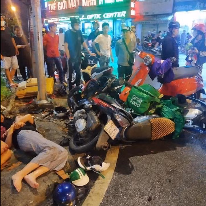 Nu tai xe 23 tuoi huc hang loat xe may khai gi?