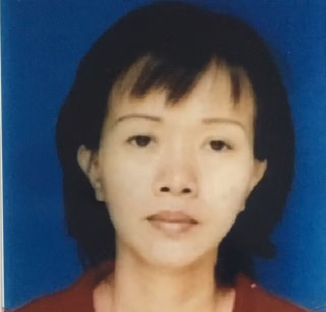  8. Truy tìm giám đốc Công ty BĐS Sài Gòn Phú Nhuận: Công an TPHCM truy tìm bà Nguyễn Thị Thu Hương, Giám đốc Công ty Bất động sản Sài Gòn Phú Nhuận. Bà Hương và ông Nhân (cùng công ty) tự nhận khu đất trống 2.000m2 ở Bình Chánh là của mình và nhận đặt cọc của vợ chồng ông H. 4,86 tỷ đồng. Mỗi lần giao tiền đều có phiếu thu, chữ ký và dấu của công ty. Tuy nhiên, mảnh đất lại là của một người khác, chủ lô đất xác nhận không bán cho Sài Gòn Phú Nhuận. >>> Mời bạn đọc xem thêm video: Hàng trăm người ở Quảng Ninh trắng tay vì vỡ hụi | VTC14