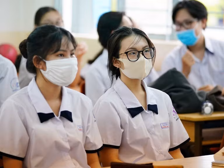 Tot nghiep THPT 2020: Thi sinh phai lam gi truoc khi vao phong thi?