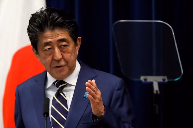 Nói về lần từ chức năm 2007, ông Shinzo Abe từng chia sẻ: Trong lần làm thủ tướng trước, tôi không dành ưu tiên cho chương trình nghị sự của mình. Tôi háo hức hoàn thành mọi việc ngay lập tức và kết quả là chính quyền của tôi sụp đổ trong sự thất bại.