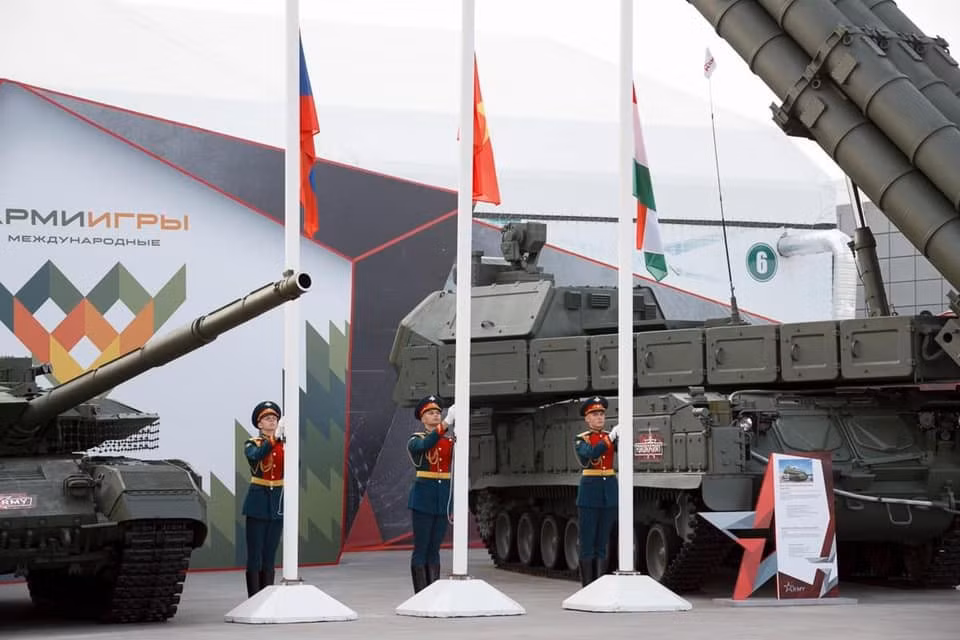 Ngoài ra không loại trừ khả năng từ Army Games 2021, đội tuyển thể thao quân sự Việt Nam sẽ còn tham gia nội dung mới đó là Đua xe chiến đấu bộ binh - Suvorov Attack vốn có nhiều nét tương đồng với Tank Biathlon.