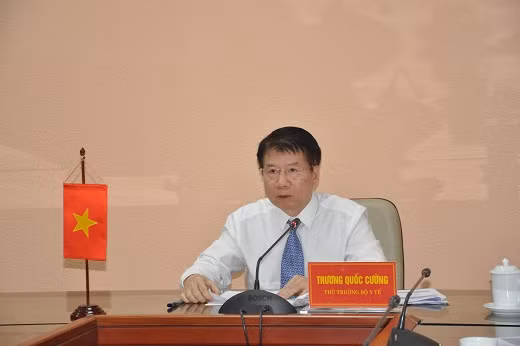 Ông Cường cũng có trách nhiệm đình chỉ lưu hành, thu hồi, tiêu hủy thuốc có vi phạm hoặc nghi ngờ có vi phạm ảnh hưởng nghiêm trọng đến sức khỏe của người sử dụng và của cộng đồng. 