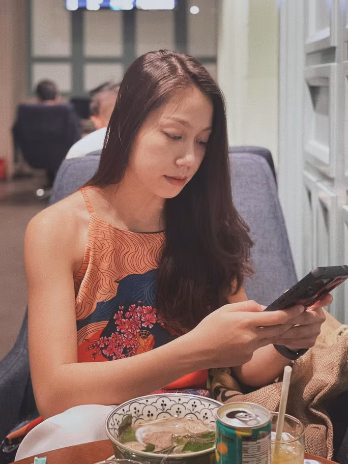 Xác minh kết quả học tập của cháu A. tại Trường tiểu học Đinh Tiên Hoàng, trong quá trình học tại trường cháu học giỏi, tiếp thu bài nhanh, ngoan ngoãn… nên việc các bị cáo khai đánh cháu A. do cháu học tập kém, không ngoan là không có cơ sở.