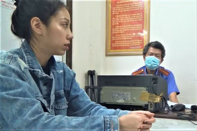 Tại cơ quan điều tra, Thái và Trang đã khai nhận toàn bộ hành vi đánh đập, hành hạ cháu A. Cả hai khai do cháu A. học kém, không ngoan nên đánh để cháu học tốt hơn, ngoan ngoãn hơn. Thực tế, hình ảnh camera ghi nhận Trang và Thái đánh cháu A. bất cứ lúc nào, kể cả ngoài thời gian học.