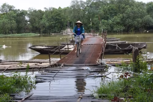 Tận mục cây cầu khủng khiếp nhất Hà Nội - Hình 2 Tan muc cay cau khung khiep nhat Ha Noi-Hinh-2