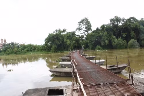 Tận mục cây cầu khủng khiếp nhất Hà Nội - Hình 5 Tan muc cay cau khung khiep nhat Ha Noi-Hinh-5