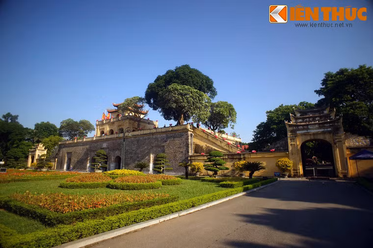 Nằm ở trong Di sản thế giới Hoàng thành Thăng Long, Đoan Môn là một di tích lịch sử có tầm quan trọng đặc biệt của kinh thành Thăng Long xưa.