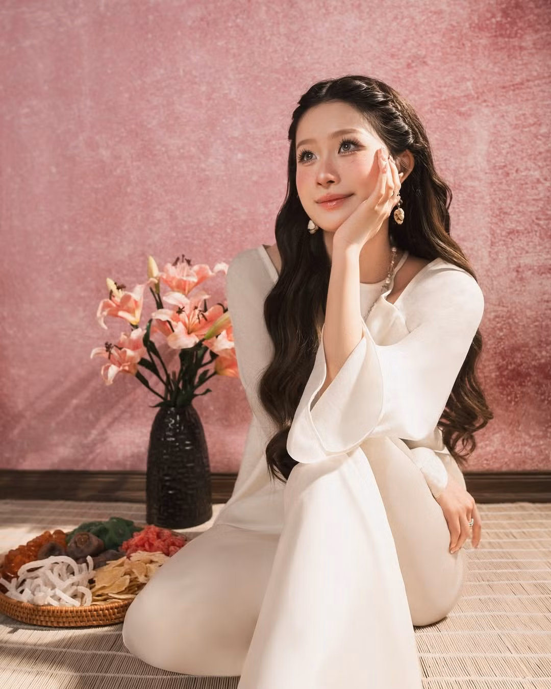 Chao (tên thật là Nguyễn Châu Anh, SN 2003) là rich kid khá nổi bởi các clip về cuộc sống cá nhân sang cảnh trên mạng xã hội TikTok.