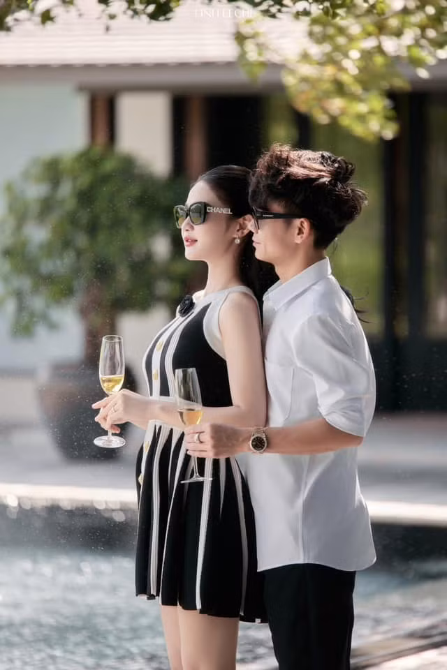 Cô nàng sở hữu đường nét thanh tú, ưa nhìn.